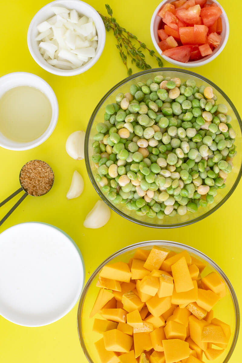 Ingredients needed for making stewed pigeon peas.