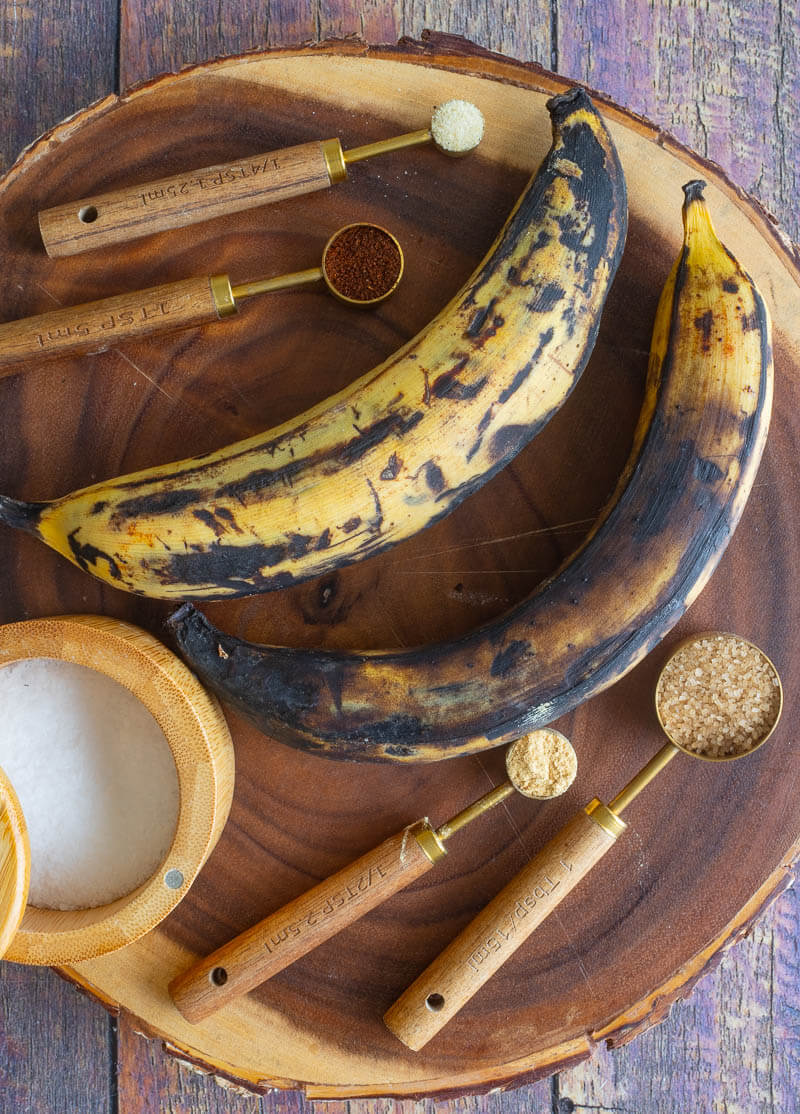 Ingredients for making spiced ripe plantains.