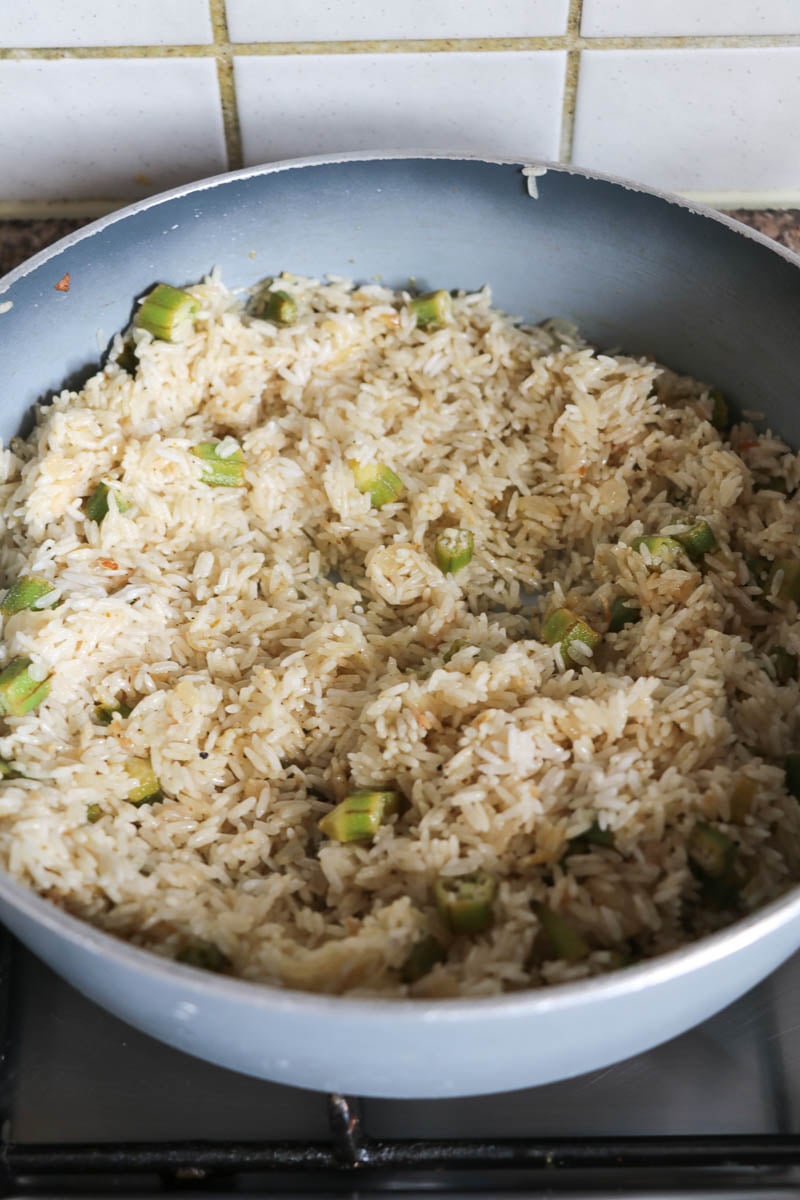 Steamed pot of ochro and rice ready to be served.