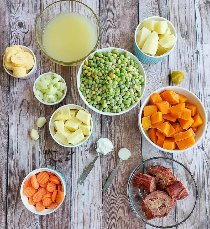 Ingredients to make pigeon peas soup.