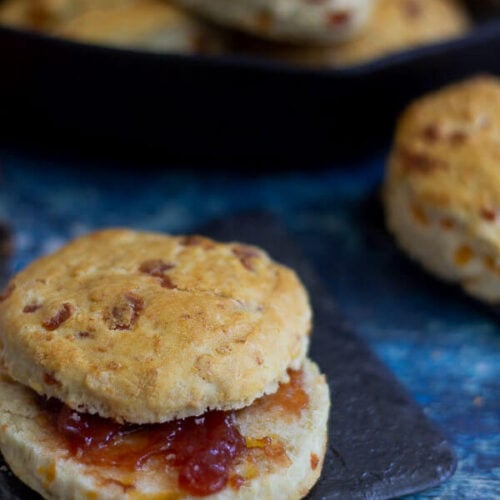 coconut-bake-biscuit-sandwich