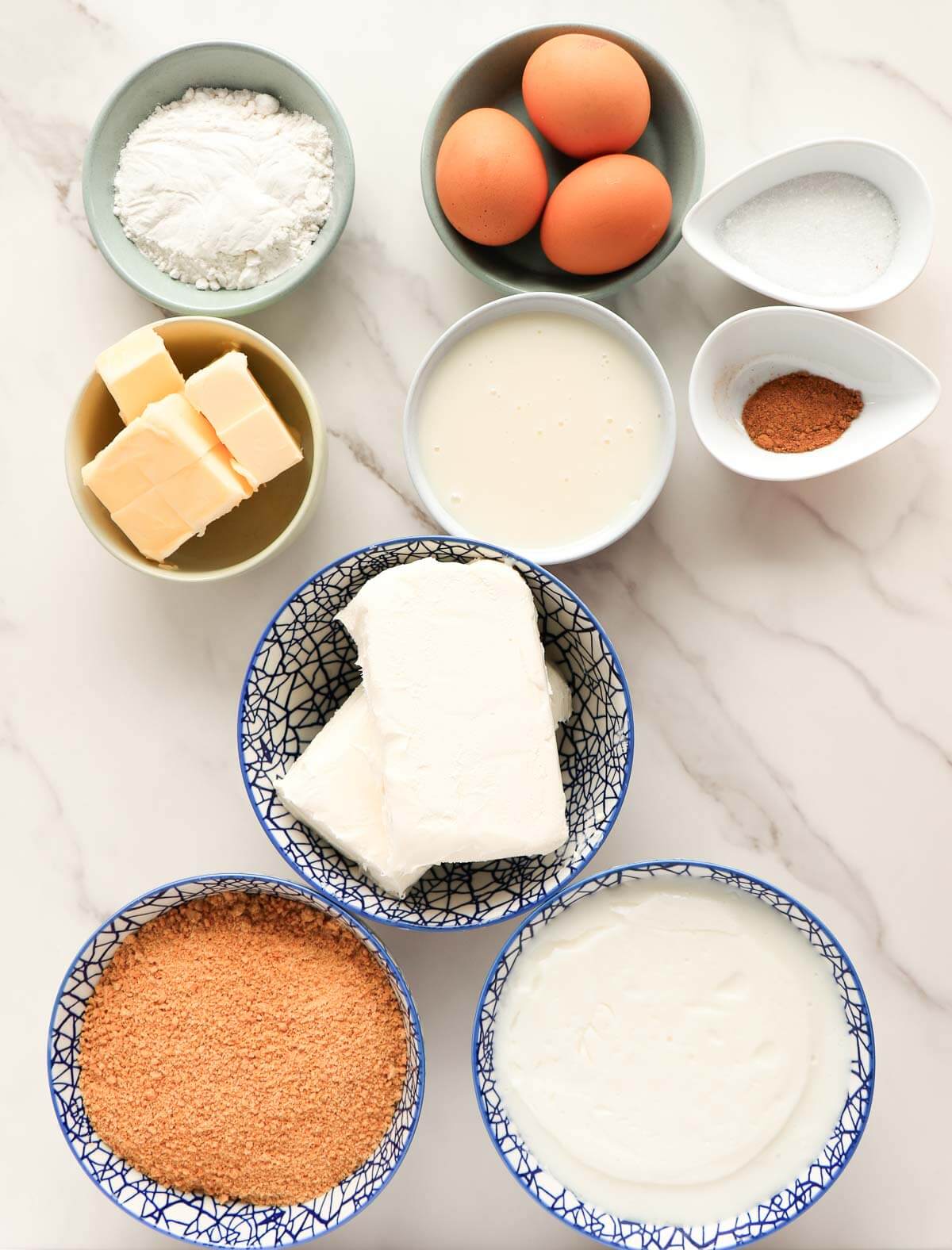 Ingredients for making ponche de crème cheesecake.